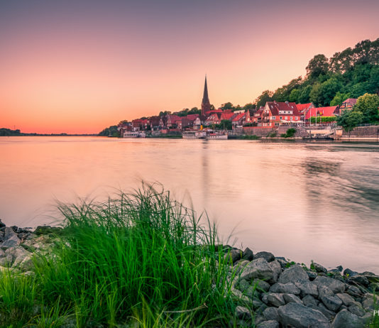 Sonnenuntergang in Lauenburg (Elbe) – Ein Satz mit x lauenburg-elbe-sonnenuntergang-hdr